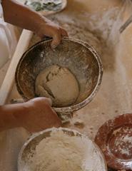 Oficina do Pão - intimidade e gesto na história da broa tradicional